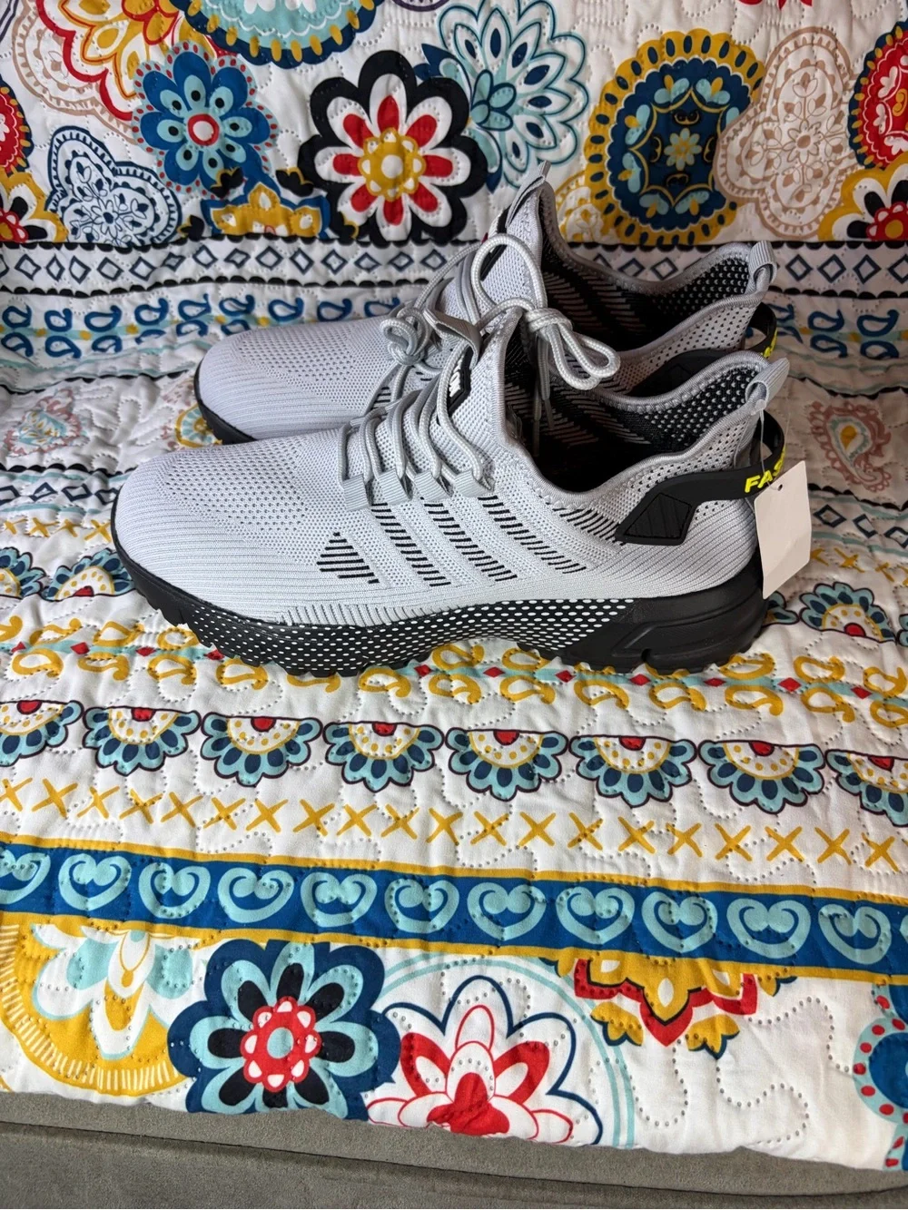 Unbranded Men’s Lightweight Gray Mesh Athletic Sneakers